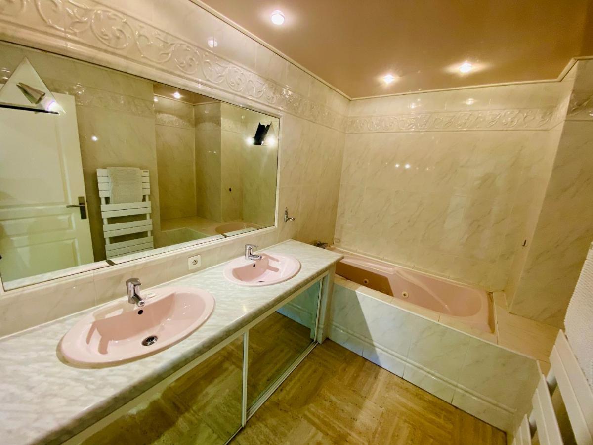 "Le Cadre Royal" Appartement De Standing Sur Quai Avec Parking Сет Екстериор снимка